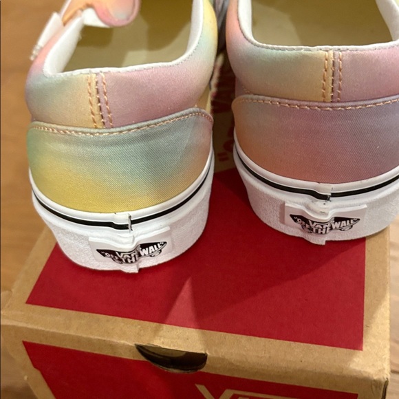 Brand New Vans - Picture 5 of 5